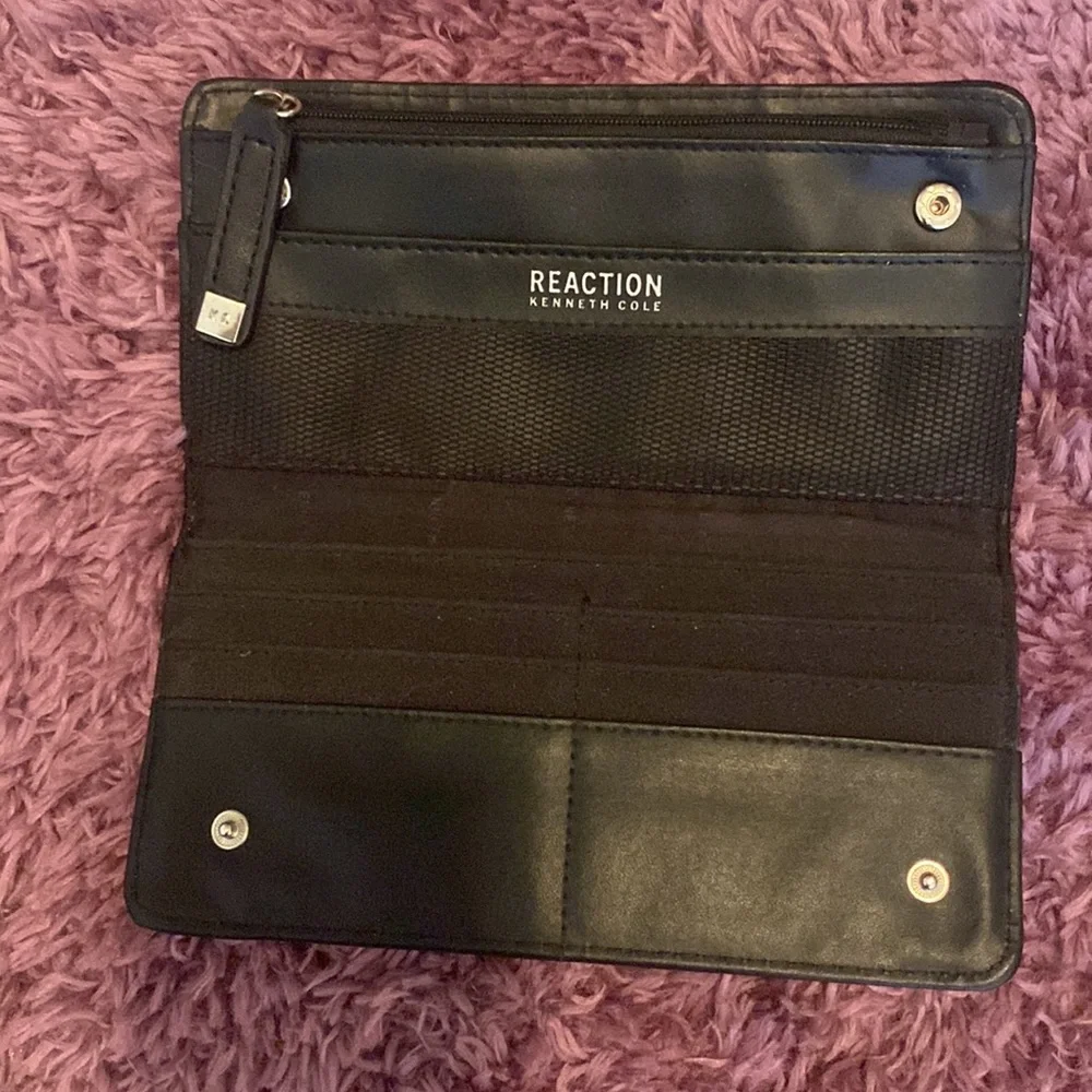 KENNETH COLE WALLET - Picture 2 of 2